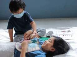 Plan Toys PlanToys Holzspielzeug Chirurgen-Set -Schleich Verkaufe 3703 4