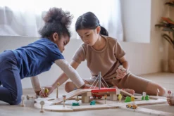 Plan Toys PlanToys Holzspielzeug Straßensystem -Schleich Verkaufe 6208 4