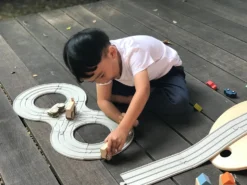 Plan Toys PlanToys Holzspielzeug Straßen- Und Schienen-Set Aus Gummi - Medium -Schleich Verkaufe 6209 3