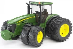 BRUDER John Deere 7930 With Twin Tyres Spielzeugfahrzeug