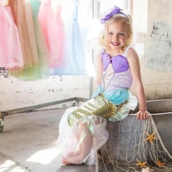 Great Pretenders Sirène, Robe Et Serre-tête, Bleu/Lilas, Taille US 7-8 -Schleich Verkaufe great pretenders sirene robe et serre tete bleu lilas taille us 7 8 3