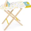 Janod J06502 Holzbügelbrett Mit Zubehör-Spielzeugimitat-Imagination Learning-FSC-Zertifiziert-Ab 3 Jahren