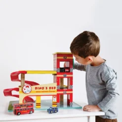 Le Toy Van – Kultige Dinos Spielzeuggarage Aus Holz Mit 3 Etagen Mit Aufklebern Und Auto | Fahrzeug-Rollenspiel Für Jungen – Geeignet Für Kinder Ab 3 Jahren, TV450 -Schleich Verkaufe le toy van kultige dinos spielzeuggarage aus holz mit 3 etagen mit aufklebern und auto fahrzeug rollenspiel fuer jungen geeignet fuer kinder ab 3 jahren tv450 3