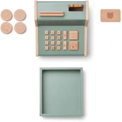 Liewood Buck Cash Register Faune Green / Golden Caramel -Schleich Verkaufe liewood buck cash register faune green golden caramel 3