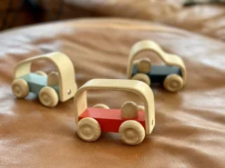 Plan Toys PlanToys Holzspielzeug Vroom Bus -Schleich Verkaufe plan toys houten speelgoedvoertuig vroom bus